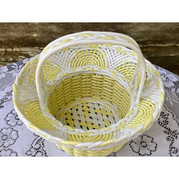 Vintage 1950s Porcelain Openwork Wicker Style Basket Yellow White - Picture 9 of 14